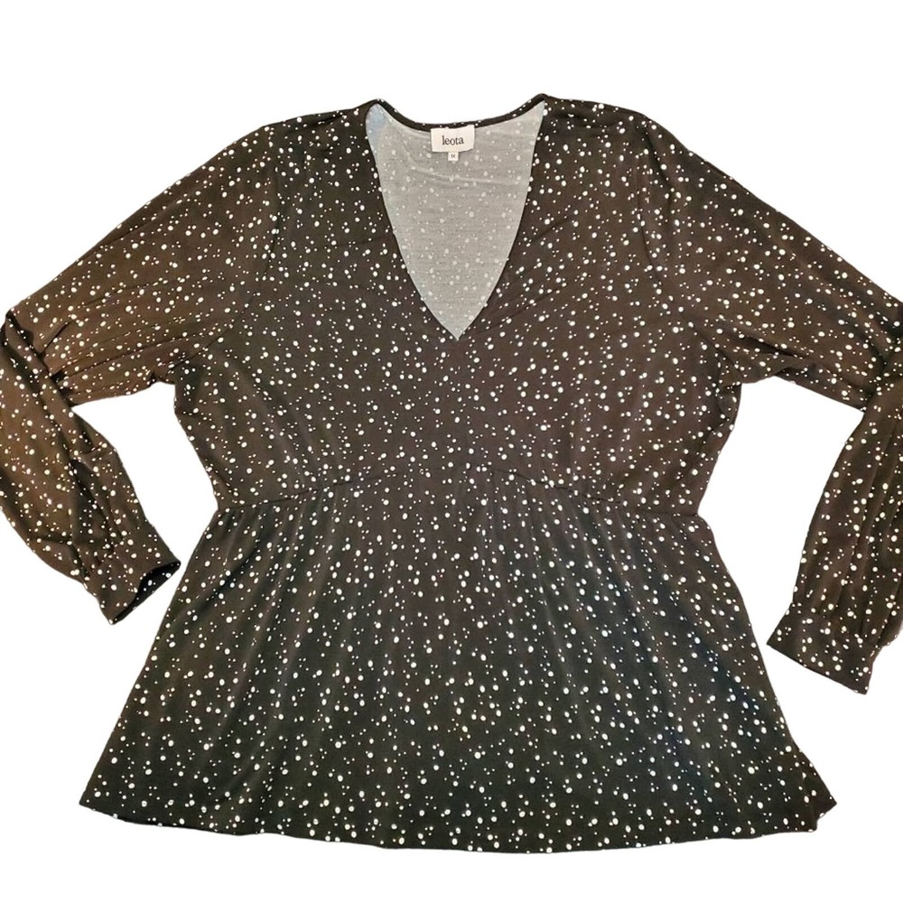 Leota V-neck long sleeve peplum-top 1X Black w/ white dots